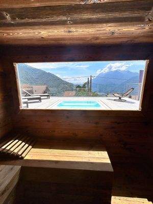 Sauna mit Außenansicht.jpeg