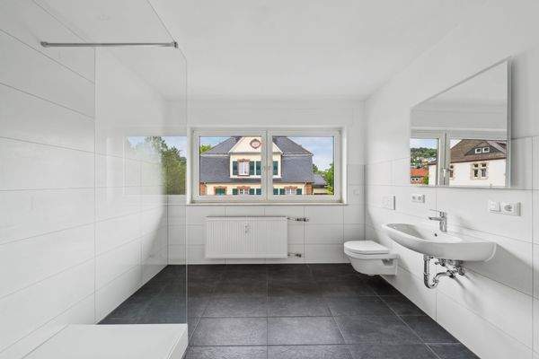 Tageslichtbad mit Dusche