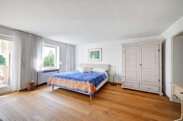 Gästezimmer mit Bad en Suite im Souterrain