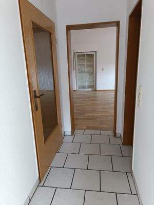 Flur Sicht Richtung Wohn-Schlafbereich.jpeg