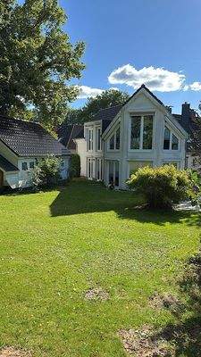 Stallgebäude und hintere Hausansicht