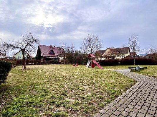 2026-3368-Spielplatz direkt am Haus