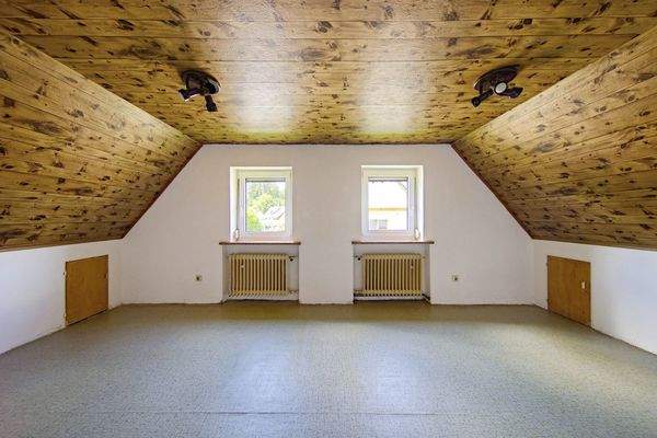 Weiteres Zimmer im Dachgeschoss 