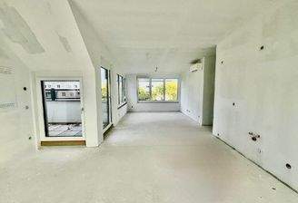 E4e14686-9698-4575-b