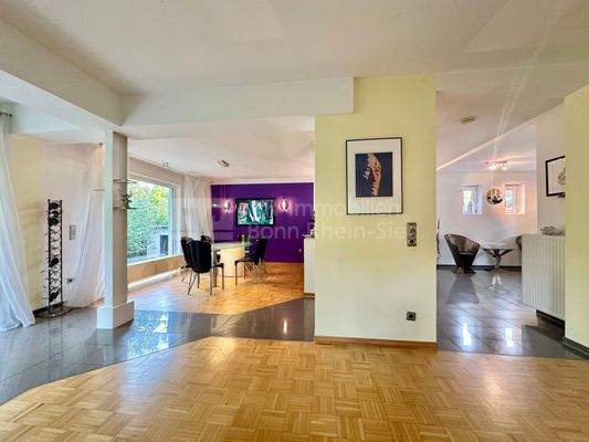 Esszimmer und Eingangsbereich