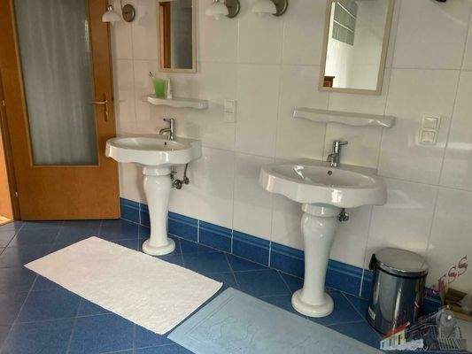 49f5a9c1-dc34-462b-8d5a-981e6b16d86e