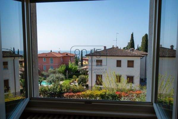 Exklusives Villenanwesen mit Seeblick in Garda - Gardasee