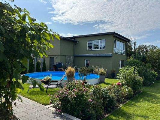 Hinterhaus , großer Pool