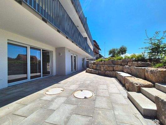 Terrasse mit Garten.jpg