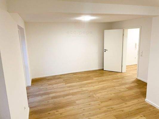 Wohn- und Schlafzimmer 2