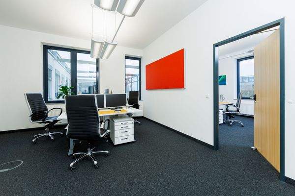 Büro-Suite für 2 x 3-4 Personen in München