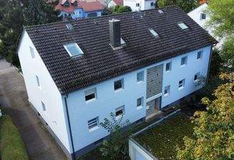 Großes Mehrfamilienhaus