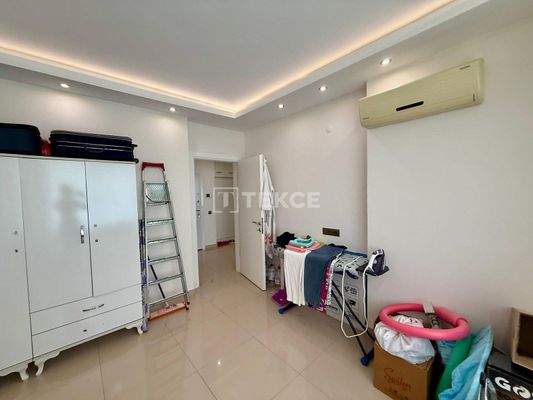 Sea-View Apartment 100 m from the Beach in Alanya Kestel