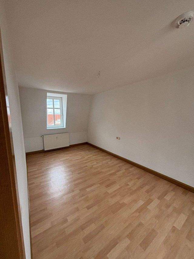 Sonnige 3-Raum-Dachgeschosswohnung in Zeitz – ca. 73 m² - Photo 5