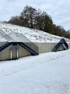Treppe zur Hochterrasse.jpeg