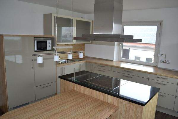 Küche mit Kochinsel Foto 2.JPG