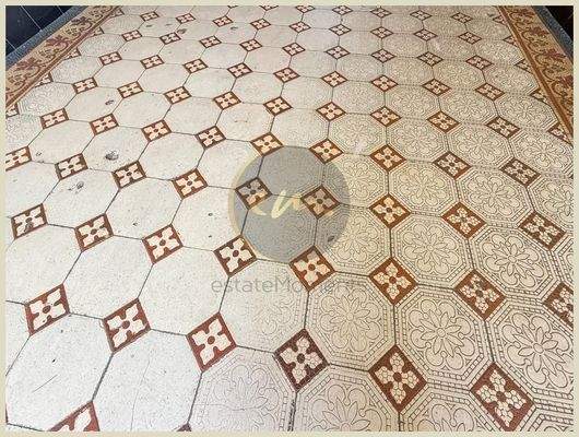 Bodendetail (Hauseingang)