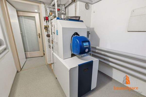 Heizanlage mit neuwertigen Raketenbrenner