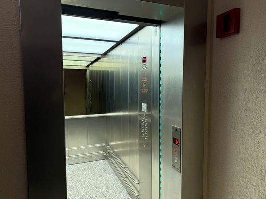 Moderner Fahrstuhl