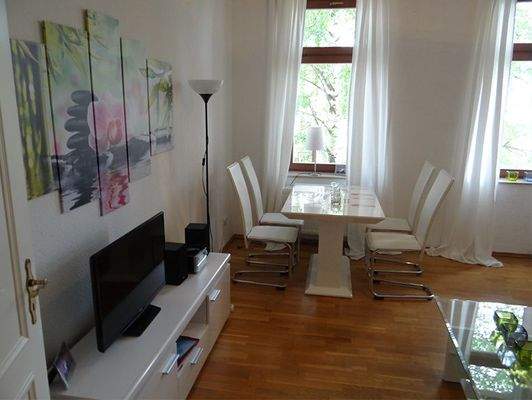 Wohnzimmer Bild 2.jpg