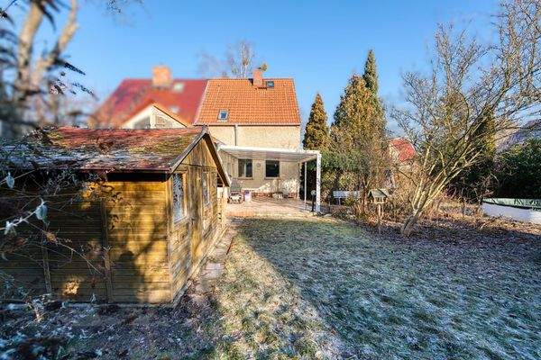 Gartenhaus & Freifläche