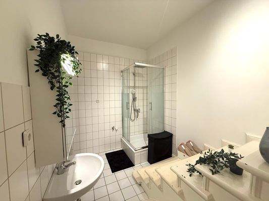 BADEZIMMER ANSICHT II