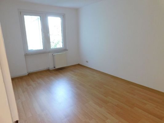 Zimmerbeispiel mit Laminat