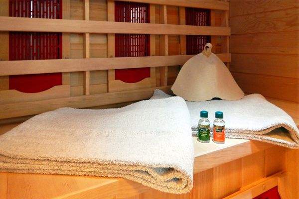 Entspannung pur in der integrierten Infrarotsauna