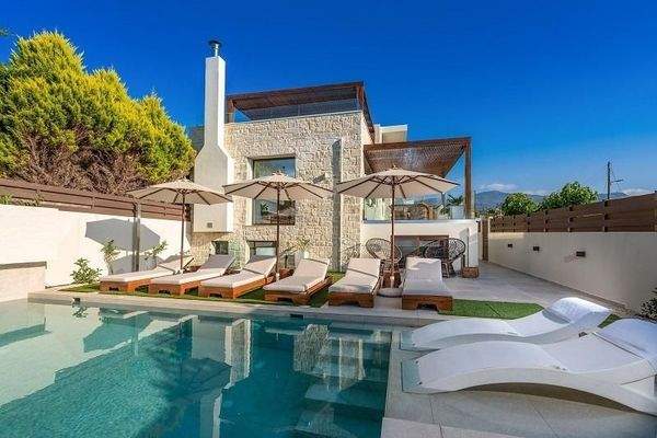 Kreta, Rethymno: Drei Luxusvillen, nur einen kurzen Spaziergang vom Strand entfernt zu verkaufen