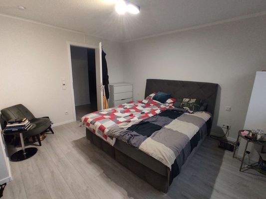 Schlafzimmer mit Doppelbett