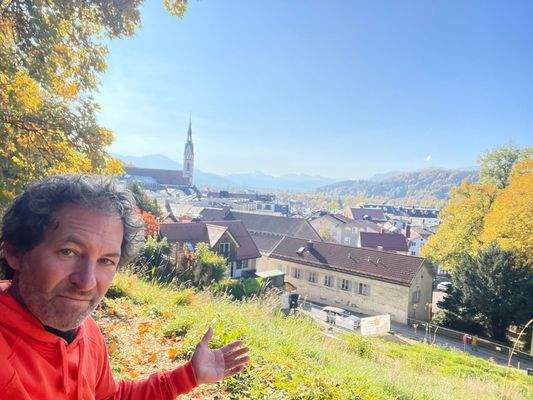 Ausblick von der obersten Ebene - Terrasse, Saunahaus oder Pool?