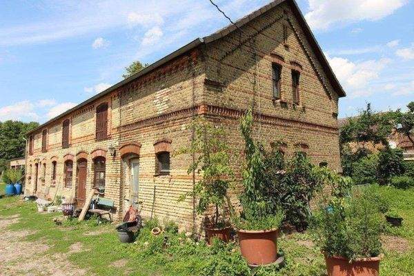 ehemalige Stallung rechts (im Ausbau)