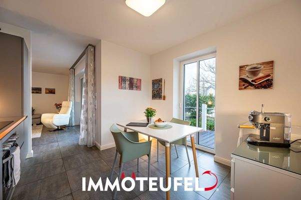 Küche mit Zugang zur Terrasse