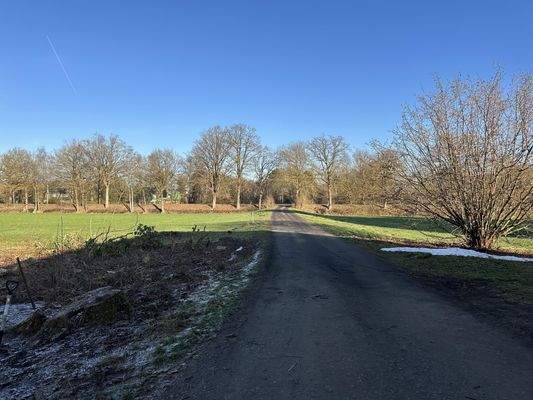 Zufahrt zum Gelände