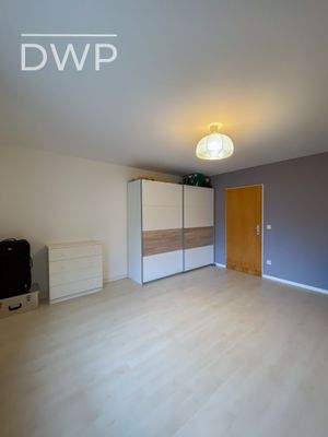 Geräumiges Schlafzimmer