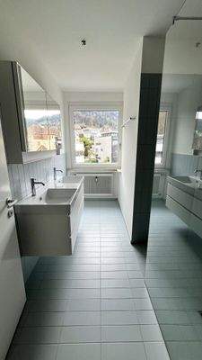 Badezimmer mit Dusche