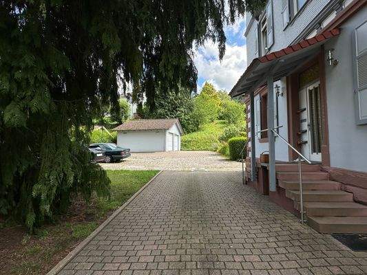 Zufahrt Stellplätze