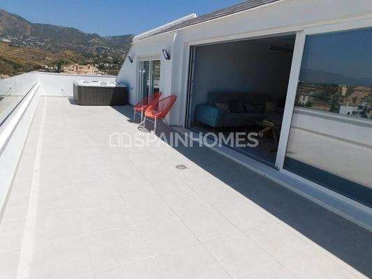 Stylish Penthouse in a Gated Complex in Fuengirola Malaga