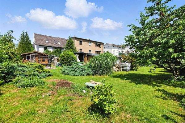 Haus und Grundstück