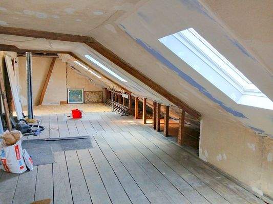Dachboden (ausbaubar/umbaubar)