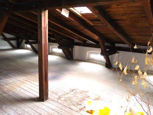 Dachgeschoss V.Str. 24