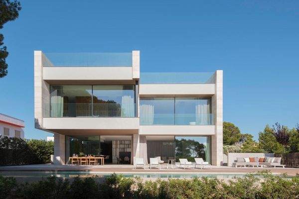 Moderne Villa in erster Meereslinie in Puig de Ros