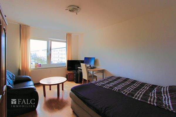 Wohn- und Schlafzimmer