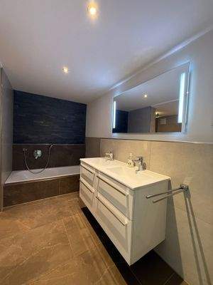 Dusch-, und Wannenbad