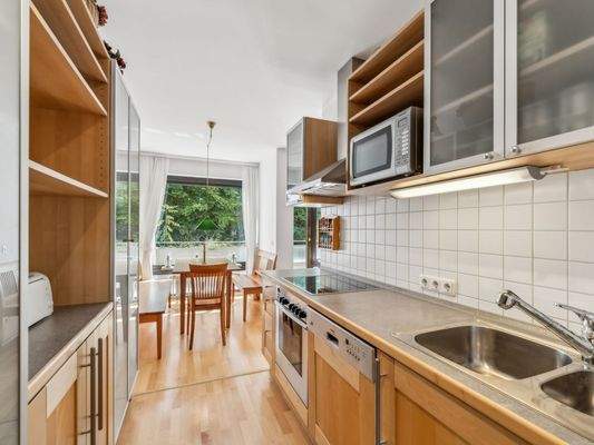 Küche Blick zu Essbereich