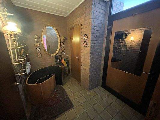 Einheit 1 - Eingang mit Garderobe   WC