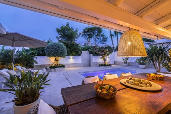 Sanierte Villa mit top Qualitäten, Swimmingpool und Weitblick auf das Meer in Sol de Mallorca