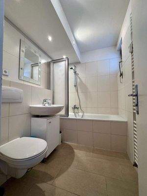 Tageslicht-Wannenbad