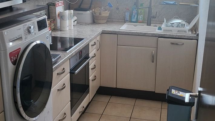 Küche mit Elektrogeräten