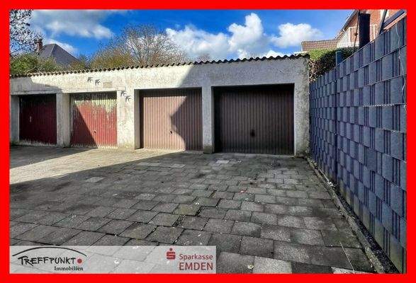 Innenhof mit Garagen